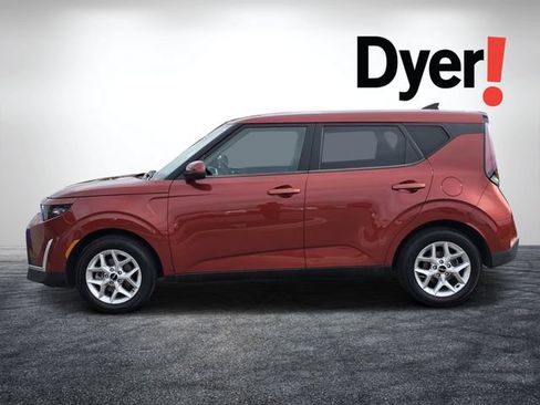 Certified 2023 Kia Soul LX w/ LX Technology Package FWD image 7