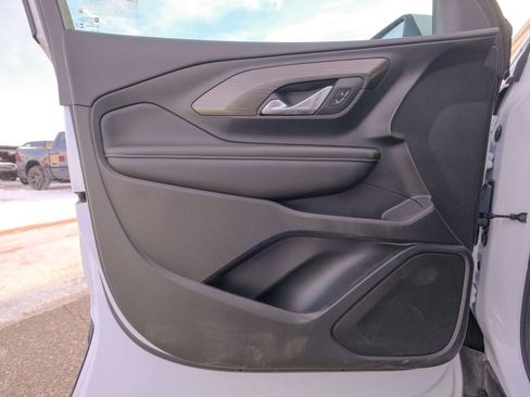 Used 2024 GMC Terrain SLE image 26