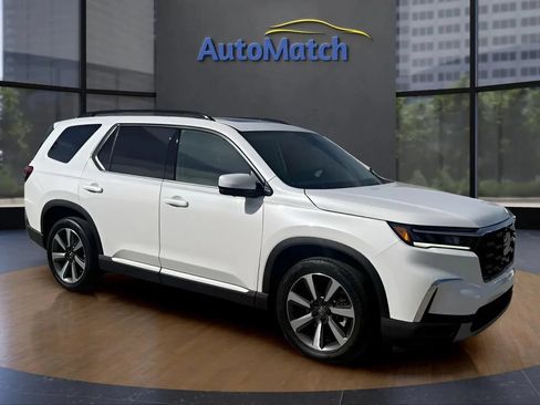 Used 2025 Honda Pilot Elite image 13
