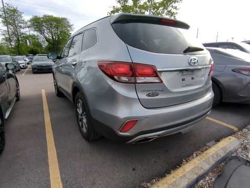 Used 2017 Hyundai Santa Fe SE w/ Cargo Package AWD/4WD image 4