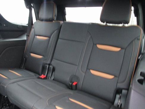 Used 2024 GMC Yukon AT4 w/ AT4 Premium Plus Package image 23