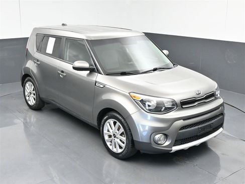 Used 2019 Kia Soul + FWD image 23