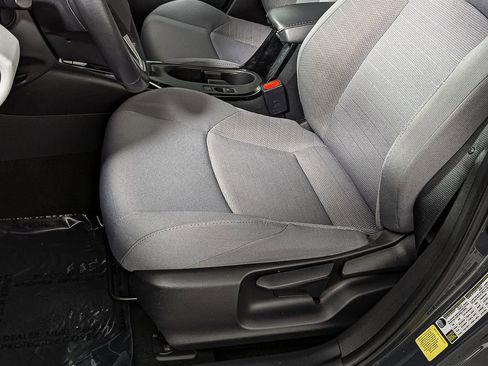 Used 2024 Toyota Corolla SE image 18