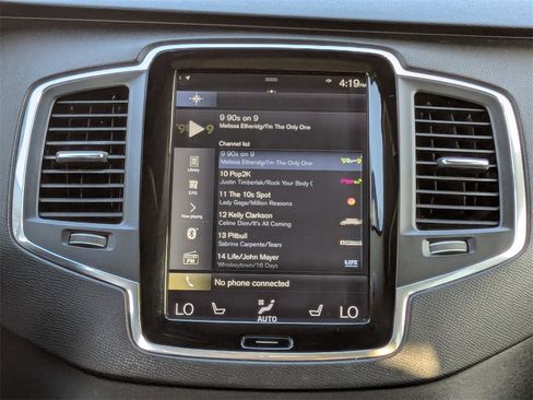 Used 2018 Volvo XC90 T6 Momentum w/ Convenience Package image 8