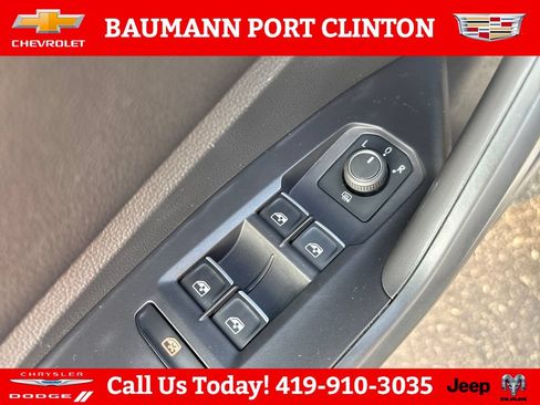 Used 2022 Volkswagen Jetta SE FWD image 11
