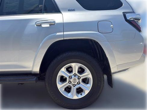 Used 2018 Toyota 4Runner SR5 RWD image 5