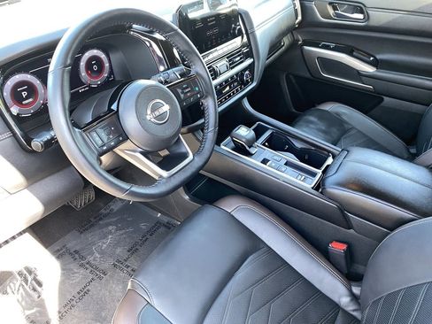 Certified 2024 Nissan Pathfinder Platinum FWD image 31