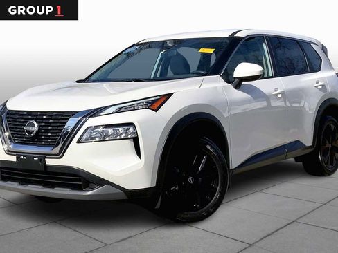 Used 2023 Nissan Rogue SV image 1