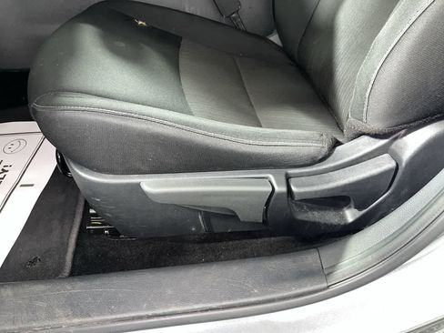 Used 2025 Nissan Sentra SV image 14