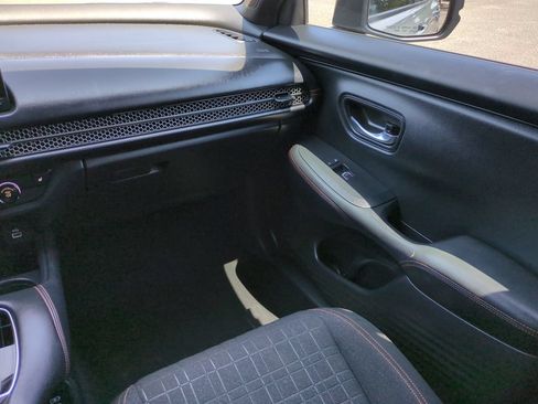 Used 2024 Honda HR-V Sport image 17