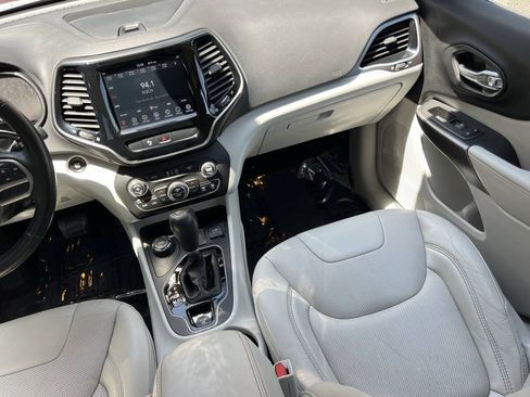 Used 2019 Jeep Cherokee Limited AWD/4WD image 22