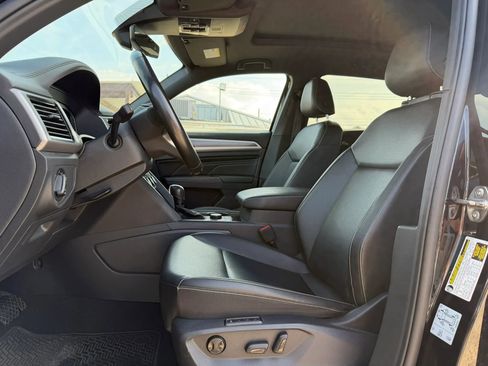 Used 2020 Volkswagen Atlas Cross Sport SEL image 8