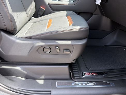 New 2026 GMC Sierra 1500 AT4 w/ AT4 Premium Package image 17