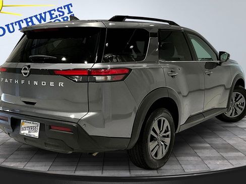 Used 2025 Nissan Pathfinder SV FWD image 7
