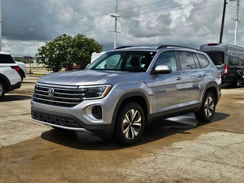 Used 2024 Volkswagen Atlas SE FWD image 10