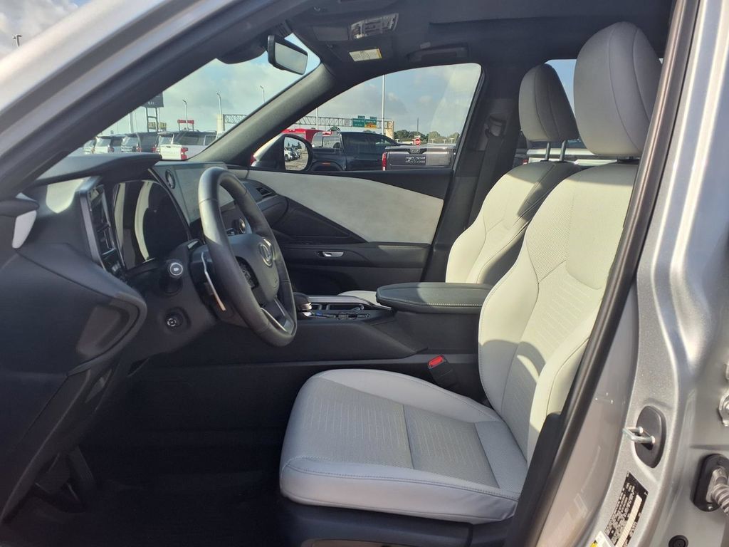 Used 2025 Lexus TX 350 AWD w/ Technology Package image 16