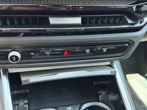 Certified 2025 BMW 330i Sedan RWD image 24