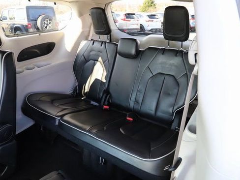 Used 2024 Chrysler Pacifica Limited FWD image 20