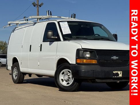 Used 2015 Chevrolet Express 2500 image 2