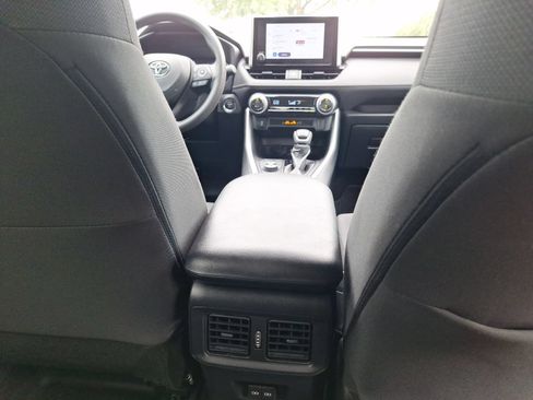 Used 2024 Toyota RAV4 AWD Hybrid image 31