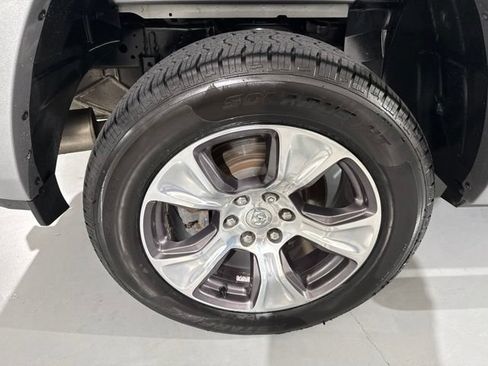 Used 2022 RAM 1500 Laramie AWD/4WD image 9