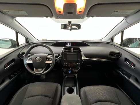 Used 2016 Toyota Prius Two image 10