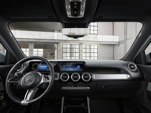 New 2026 Mercedes-Benz GLB 250 image 42