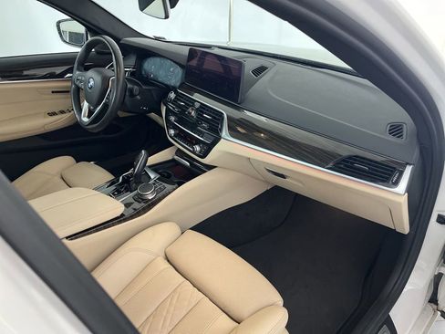 Used 2022 BMW 530i xDrive w/ Premium Package AWD/4WD image 23
