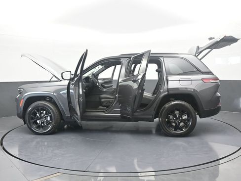 New 2025 Jeep Grand Cherokee Altitude AWD/4WD image 65