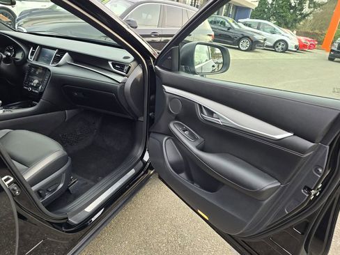 Used 2023 INFINITI QX55 Luxe w/ Cargo Package image 10