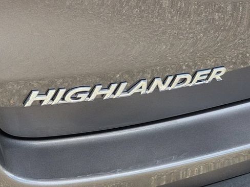 Used 2015 Toyota Highlander XLE FWD image 34