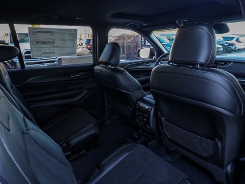 New 2025 Jeep Grand Cherokee L Altitude image 17