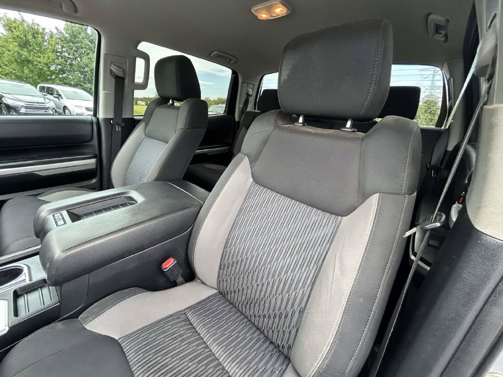 Used 2017 Toyota Tundra SR5 w/ SR5 Upgrade Package AWD/4WD image 21
