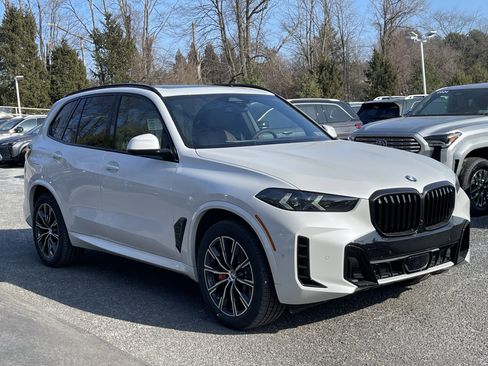 New 2026 BMW X5 xDrive40i w/ M Sport Package image 3