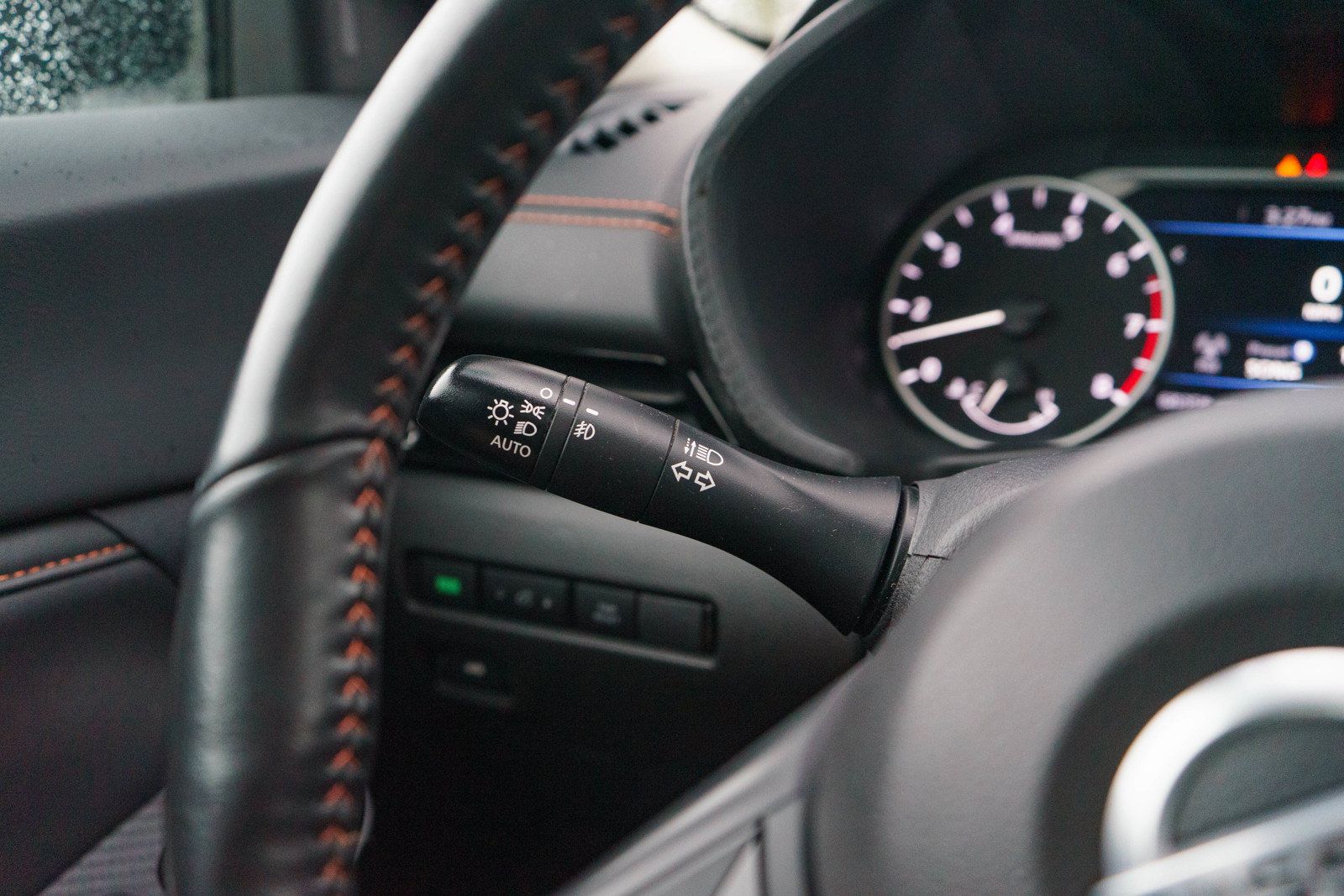 Used 2022 Nissan Sentra SR w/ SR Premium Package FWD image 22