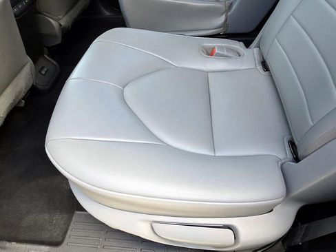 Used 2022 Toyota Highlander XLE image 28