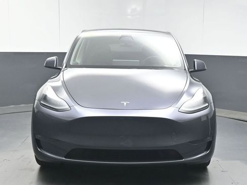Used 2023 Tesla Model Y Long Range AWD/4WD image 3