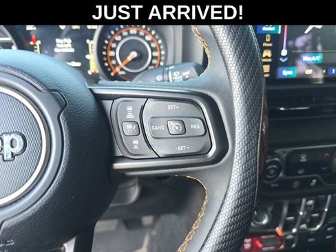 Used 2024 Jeep Gladiator Sport AWD/4WD image 15