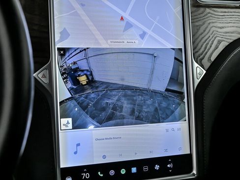 Used 2018 Tesla Model X 75D image 30