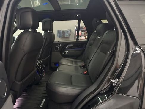 Used 2019 Land Rover Range Rover HSE image 16