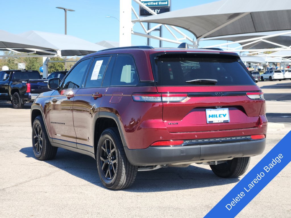 Used 2025 Jeep Grand Cherokee Altitude AWD/4WD image 8