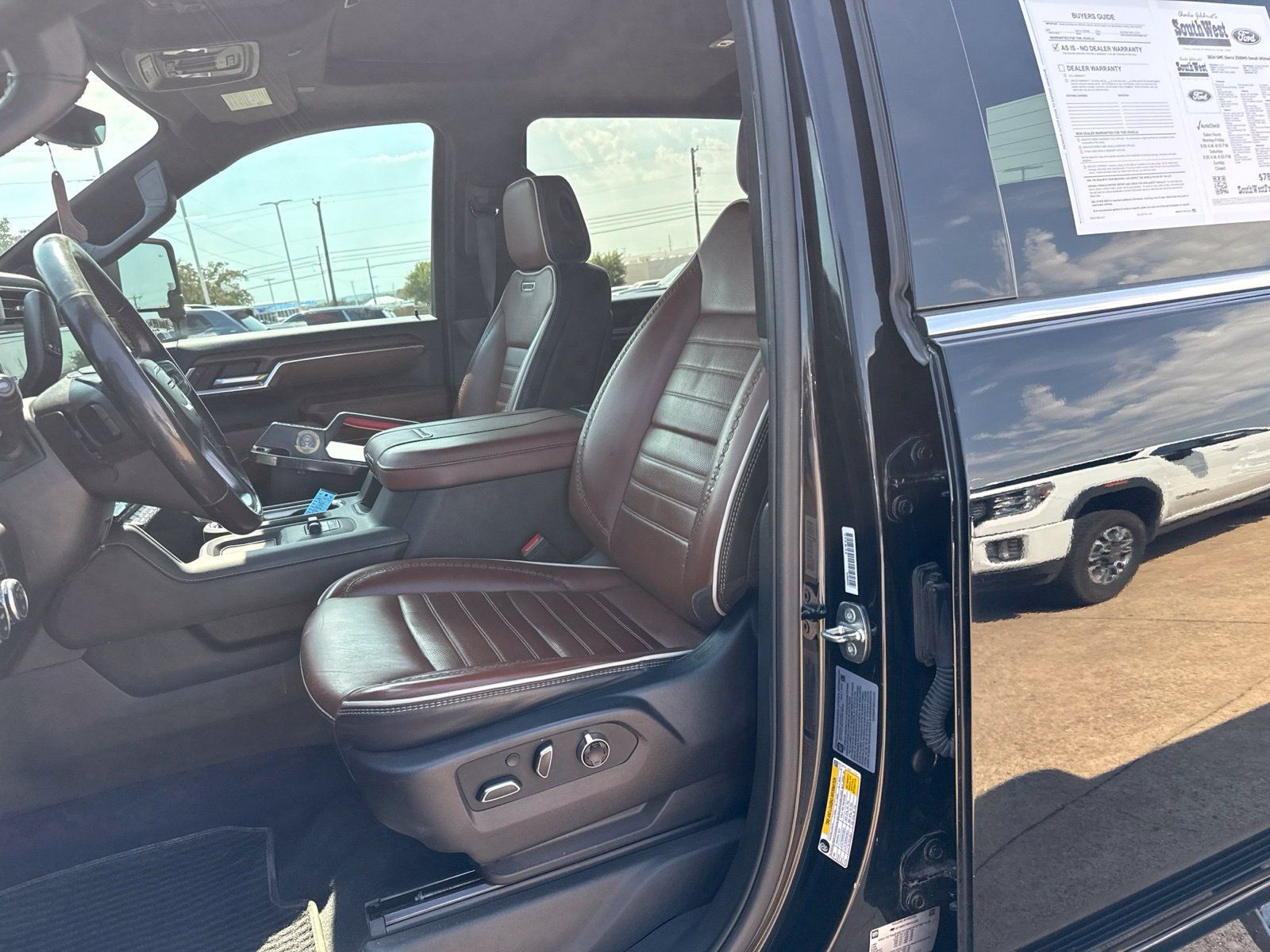 Used 2024 GMC Sierra 2500 Denali Ultimate AWD/4WD image 14