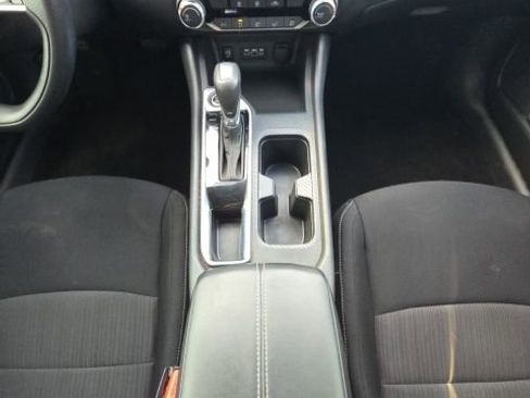 Used 2024 Nissan Sentra SV image 29