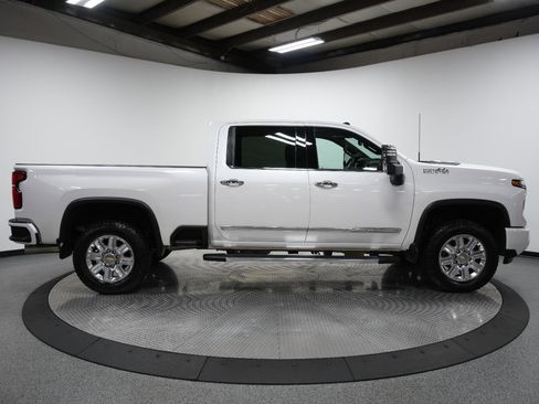 Used 2025 Chevrolet Silverado 2500 High Country w/ High Country Premium Package image 9