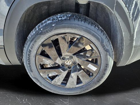 New 2026 Volkswagen Atlas Cross Sport SE image 4