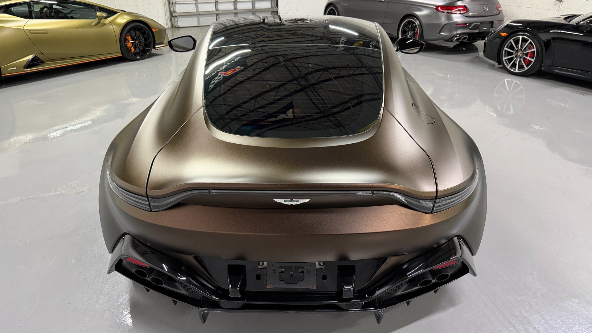 Used 2021 Aston Martin V8 Vantage Coupe RWD image 13