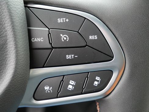 New 2026 Chrysler Pacifica Pinnacle image 16