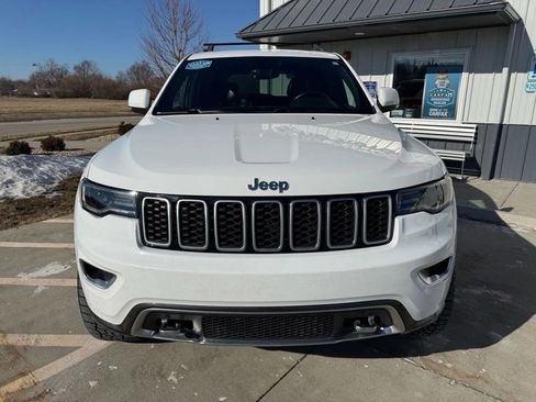 Used 2018 Jeep Grand Cherokee Limited image 3