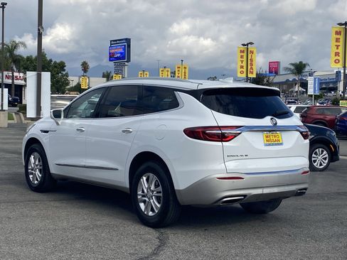 Used 2020 Buick Enclave Essence image 5