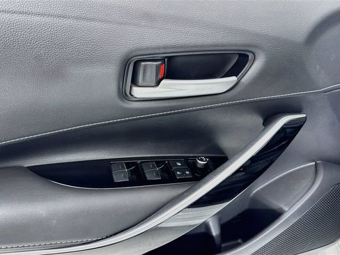 Used 2021 Toyota Corolla XSE FWD image 13